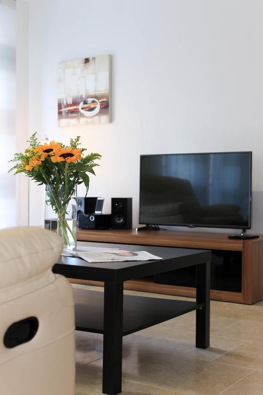 Rafael Kaiser - Paros - Contactless 24h Check-in Appartement Wenen